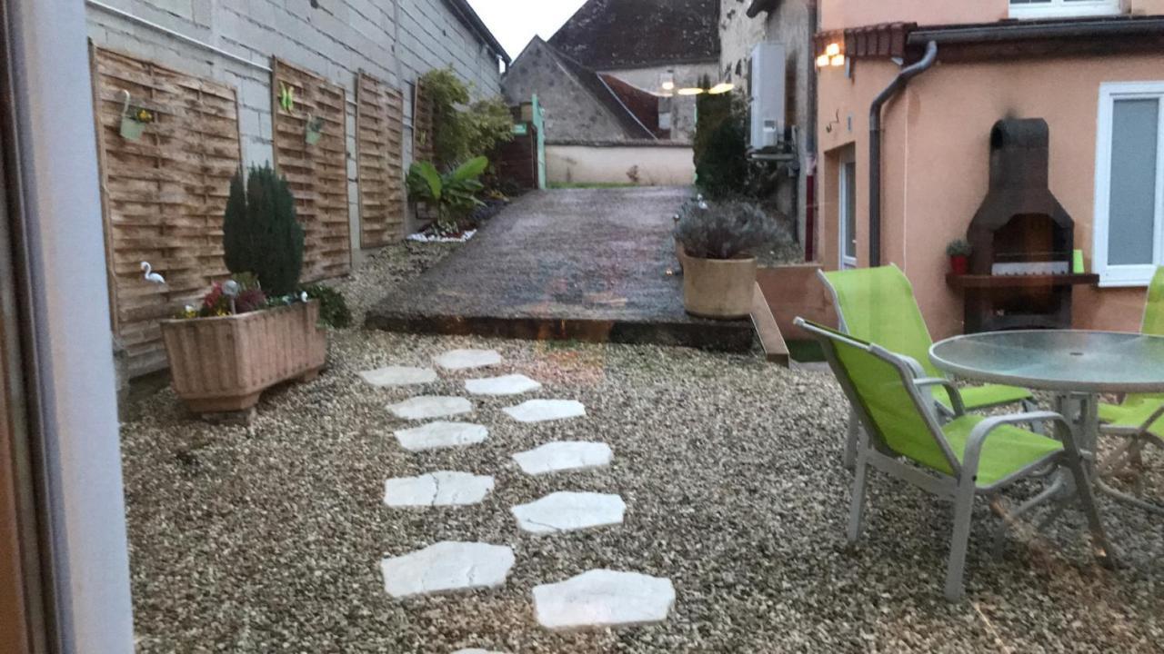 Loft L Atelier De Jacques Pres De Chablis Villa Villy  Exterior photo